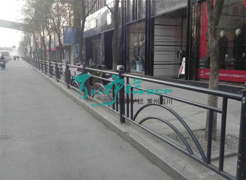 img of 連云港東海縣道路邊緣護欄工程