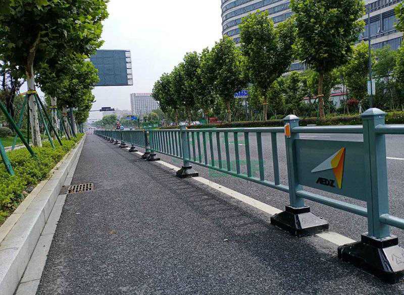 裝扮不銹鋼護欄的方法